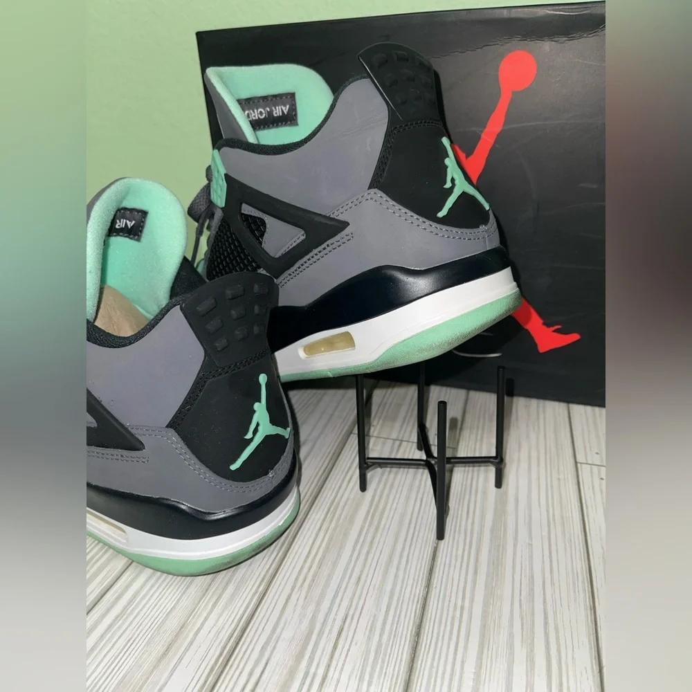 PreOwned/Lightly used:Air Jordan 4 Retro:Drk Grey/Green Glow-Cmnt gry blk,Sz 10 - Picture 8 of 14